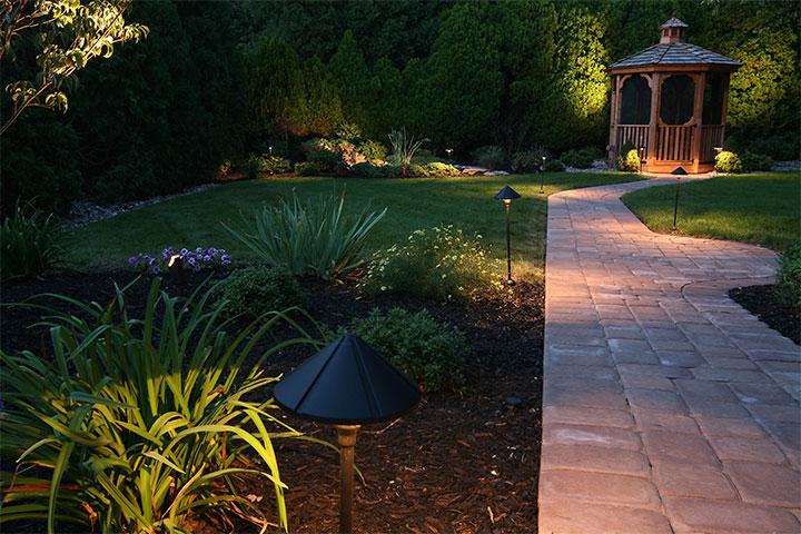 Landscape lighting along pathways